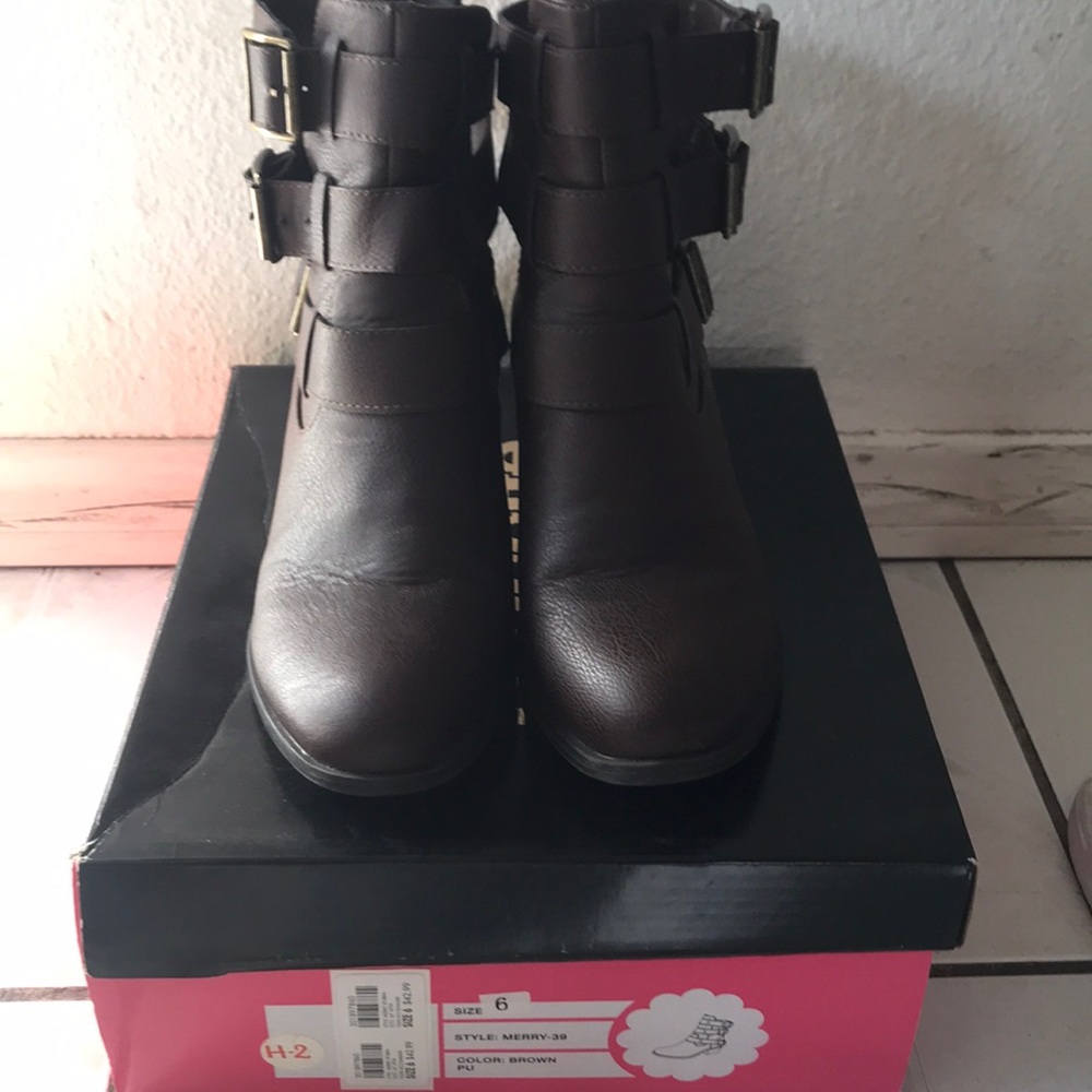 Ankle boots